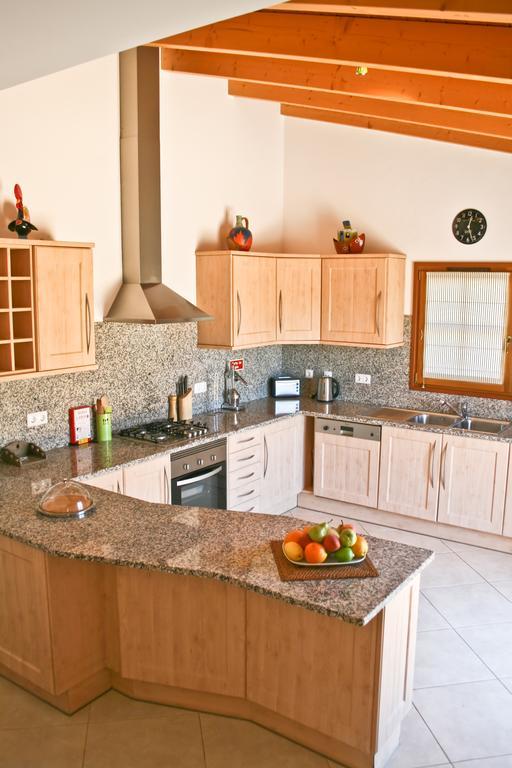 Almaverde Village & Spa Resort Бургау Стая снимка